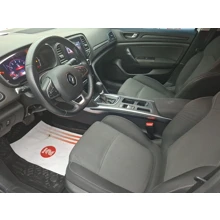 RENAULT-MEGANE-SEDAN TOUCH 1.3 TCE 140 BG EDC