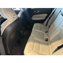 VOLVO-XC60-B5 MILD HYBRID AWD PLUS DARK