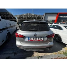 MG-HS-LUXURY 1.5 T-GDI 162 PS