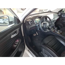 MG-HS-LUXURY 1.5 T-GDI 162 PS