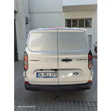 FORD-TRANSIT CUSTOM-2.0L ECOBUPG 6.2 136HP 320S VAN DELUXEAT