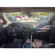 RENAULT-MEGANE-SEDAN ICON 1.3 TCE 140 bg EDC