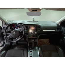 RENAULT-MEGANE-SEDAN ICON 1.3 TCE 140 bg EDC