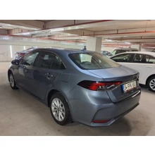 TOYOTA-COROLLA-1.8 HYBRID DREAM E-CVT