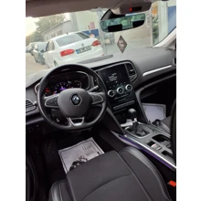 RENAULT-MEGANE-SEDAN ICON 1.3 TCE 140 BG EDC