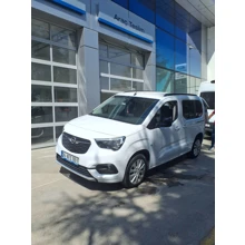 OPEL-COMBO-1.5 DİZEL 130HP AT-8 LIFE ELEGANCE