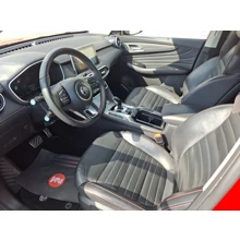 MG-HS-LUXURY 1.5 T-GDI 162 PS