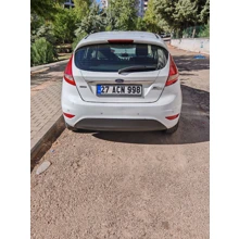 Düşük KM FORD FİESTA 1.4 TDCİ TREND 5K