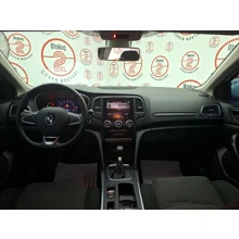 RENAULT-MEGANE-SEDAN TOUCH 1.3 TCE 140 BG EDC