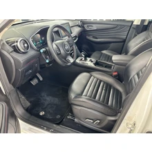 MG-HS-LUXURY 1.5 T-GDI 162 PS