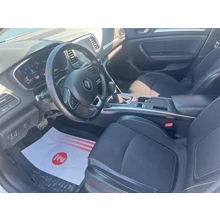 RENAULT-MEGANE-SEDAN ICON 1.3 TCE 140 bg EDC