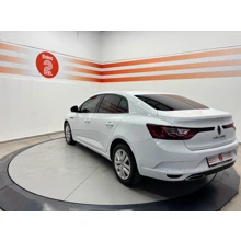 RENAULT-MEGANE-SEDAN JOY COMFORT 1.3 TCE 140 BG EDC