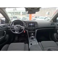 RENAULT-MEGANE-SEDAN TOUCH 1.3 TCE 140 BG EDC