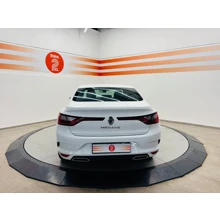 RENAULT-MEGANE-SEDAN TOUCH 1.3 TCE 140 BG EDC