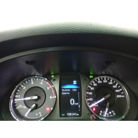 TOYOTA-HILUX-2.4D-4D 4x2 ADVENTURE AT - 1