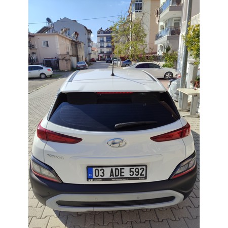 Orjinal, ön plastik tampon değişti. 70.000 km - 3