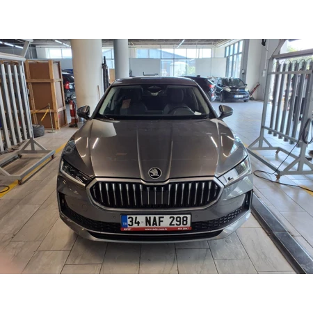 Skoda SUPERB 2025 61.111 km