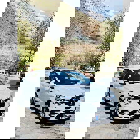 Öğretmenden aile arabası Full Servis Bakımlı Temiz Araç - 2