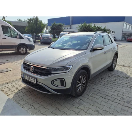 VOLKSWAGEN-T-ROC-1.5 TSI 150PS LIFE DSG görsel 2
