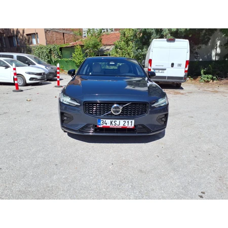 Volvo S60 2024 66.070 km 1