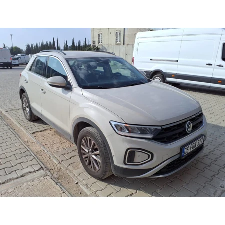 VOLKSWAGEN-T-ROC-1.5 TSI 150PS LIFE DSG görsel 12