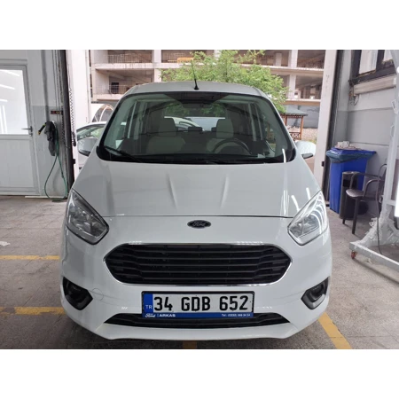 FORD TOURNEO COURIER TITANIUM