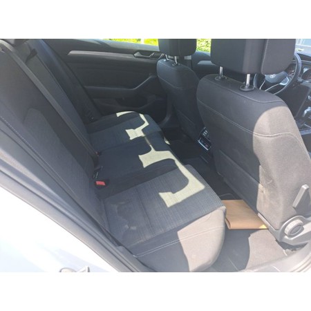 VOLKSWAGEN-PASSAT-1.5 TSI ACT 150 PS BUSINESS DSG - 1