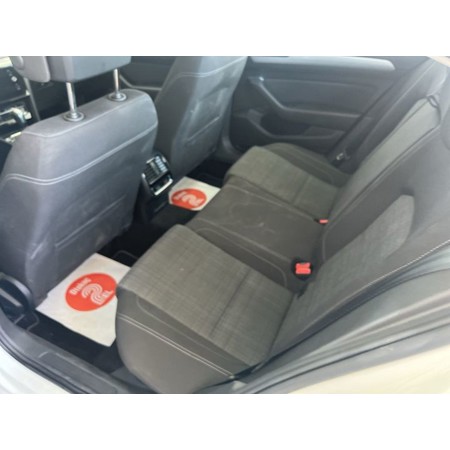 VOLKSWAGEN-PASSAT-1.5 TSI ACT 150 PS BUSINESS DSG - 3