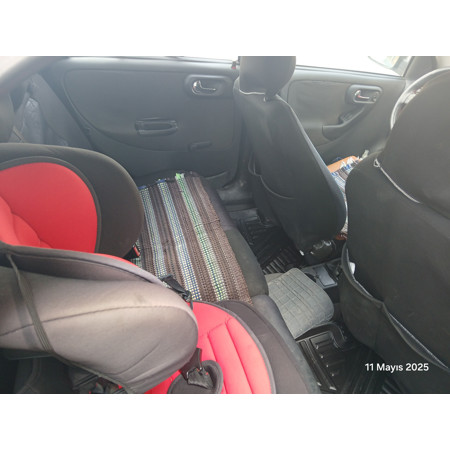 2004 model opel corsa  - 2