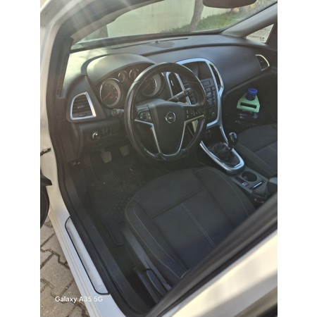 Opel Astra 1.4 T Sport 2013 - 2