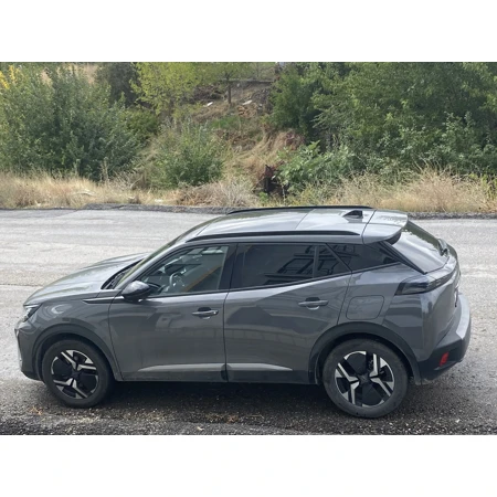 Öğretmenden hatasız boyasız sıfır ayarında 2026 model Peugeot 2008