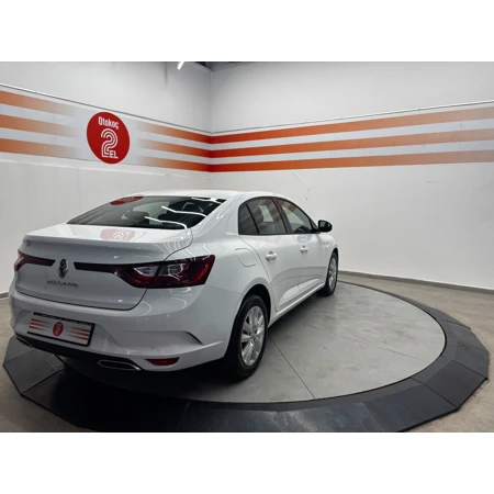 RENAULT-MEGANE-SEDAN TOUCH 1.3 TCE 140 BG EDC görsel 8