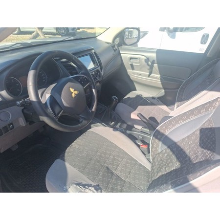 MITSUBISHI-L200-4X4 MT STORM - 3