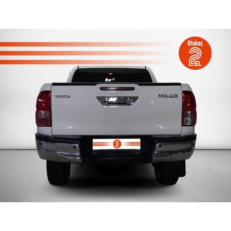 TOYOTA-HILUX-2.4D-4D 4x2 ADVENTURE AT - 3