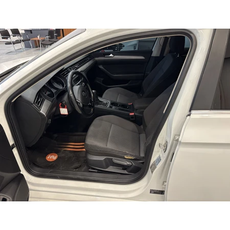 VOLKSWAGEN-PASSAT-1.6 TDI BMT 105 HP TRENDLINE TIPT. DSG görsel 12