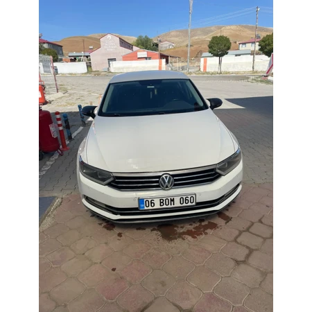 VOLKSWAGEN PASSAT TRENDLINE
