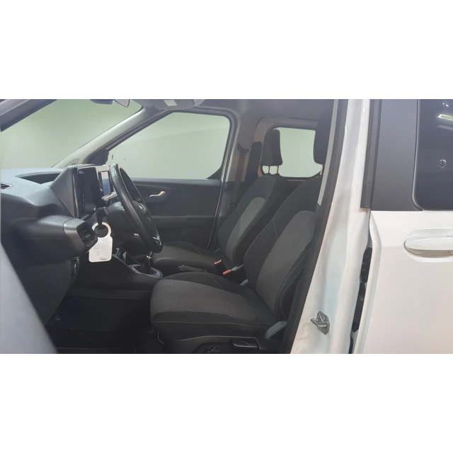 Ford TOURNEO COURIER 2024 45.655 km 4