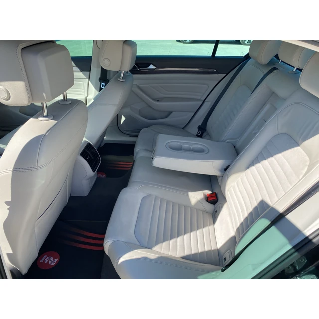 Volkswagen PASSAT 2022 135.596 km 5