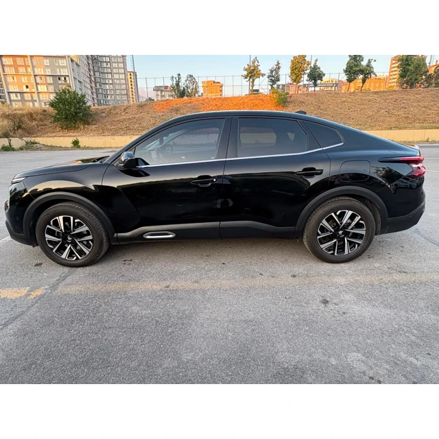 Citroen C4 X 2024 24.950 km 7