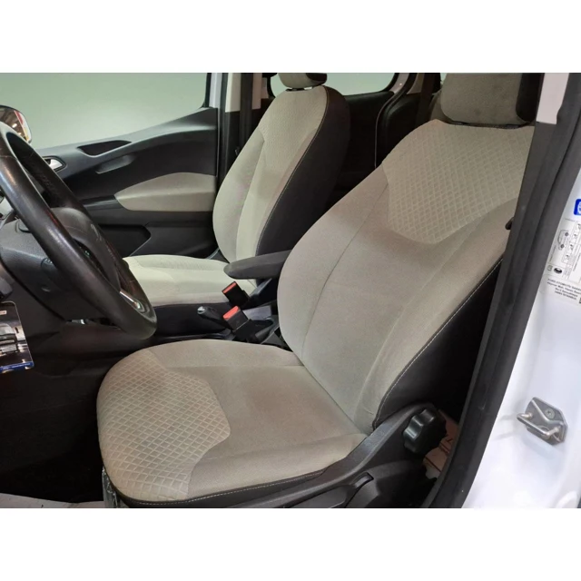 Ford TOURNEO COURIER 2023 78.896 km 4