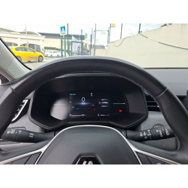 Renault CLIO 2024 69.000 km 5