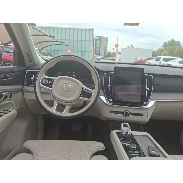 Volvo XC90 2025 18.123 km 7