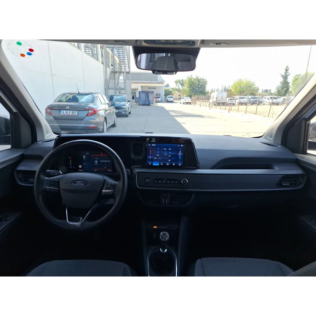 Ford TOURNEO COURIER 2025 27.925 km 7