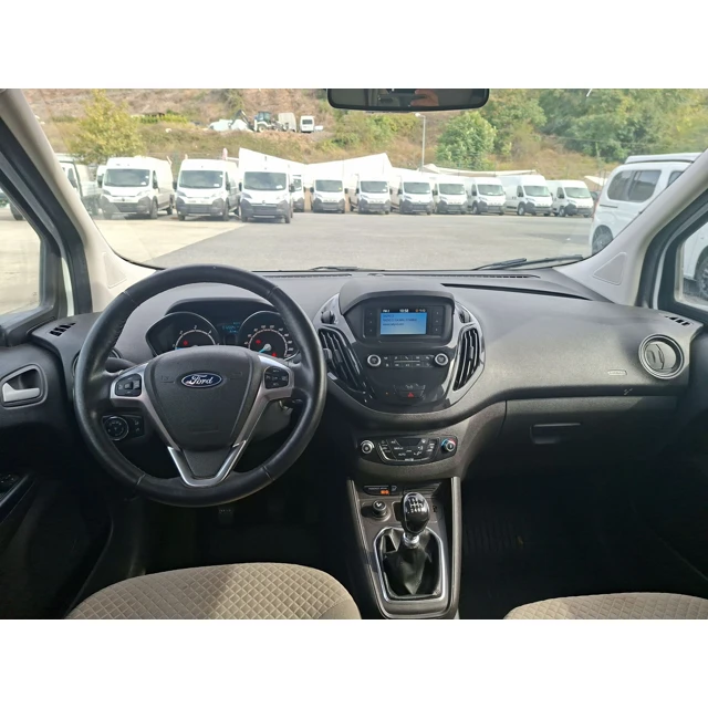 Ford TOURNEO COURIER 2023 72.207 km 7