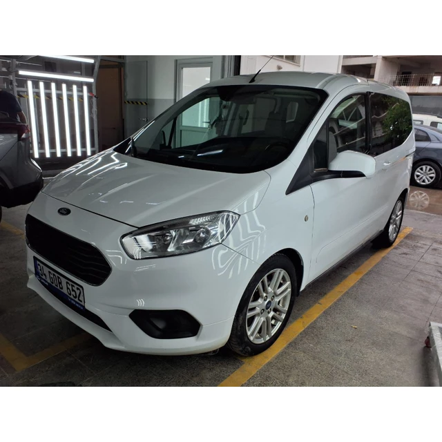 Ford TOURNEO COURIER 2022 87.248 km 2