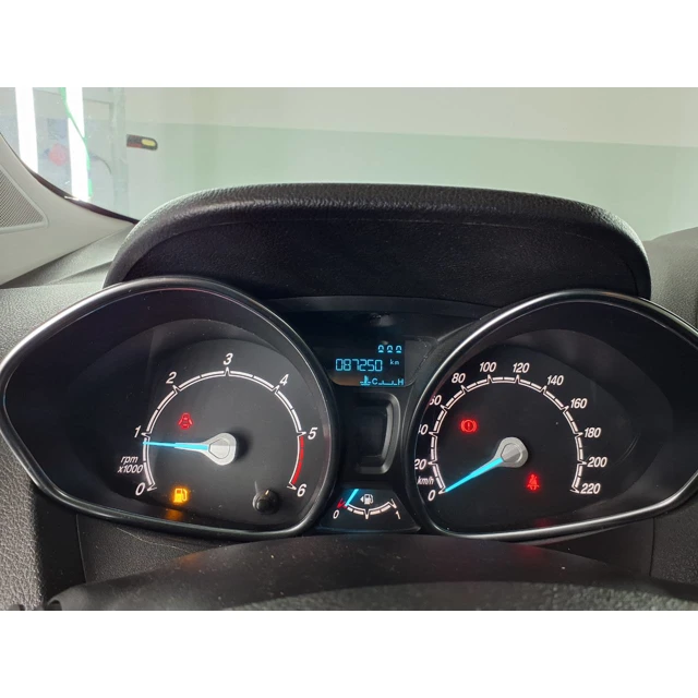 Ford TOURNEO COURIER 2022 87.248 km 5