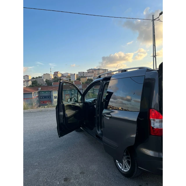 Ford TOURNEO COURIER 2023 55.000 km 7