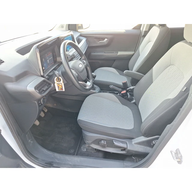 Ford TOURNEO COURIER 2025 27.925 km 4