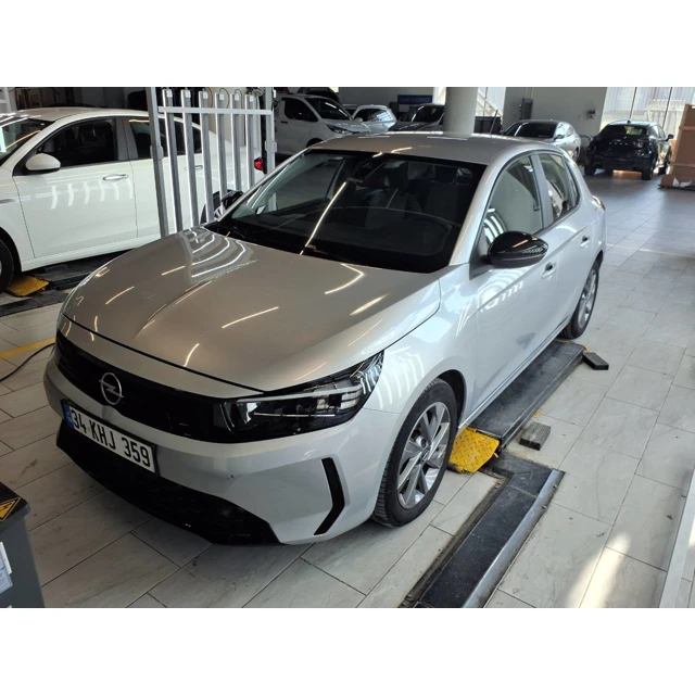 Opel CORSA 2024 85.638 km 2