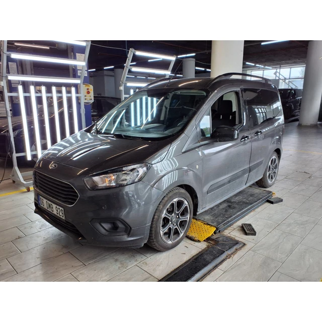 Ford TOURNEO COURIER 2023 66.309 km 2